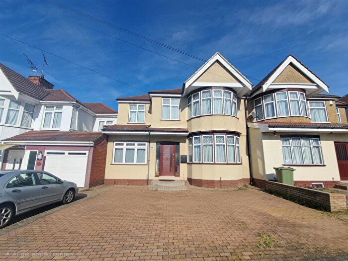5 Bedroom Property To Rent In Woodgrange Avenue, Harrow, HA3