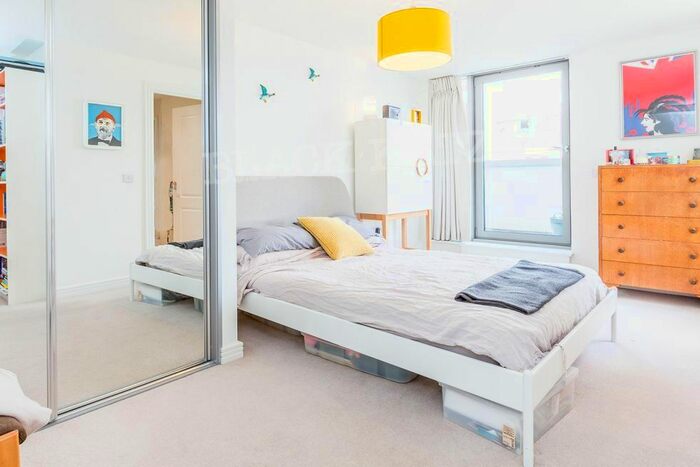 1 Bedroom Flat To Rent In Waterside Way, London, N17