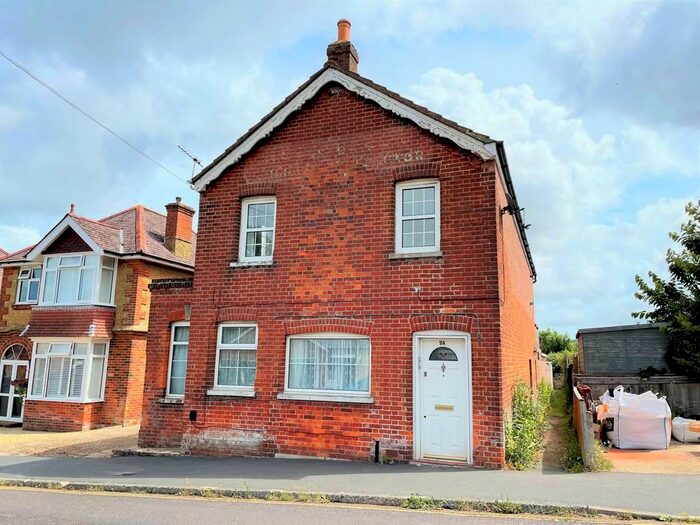 2 Bedroom Apartment To Rent In Mount Pleasant Road, Newport, PO30