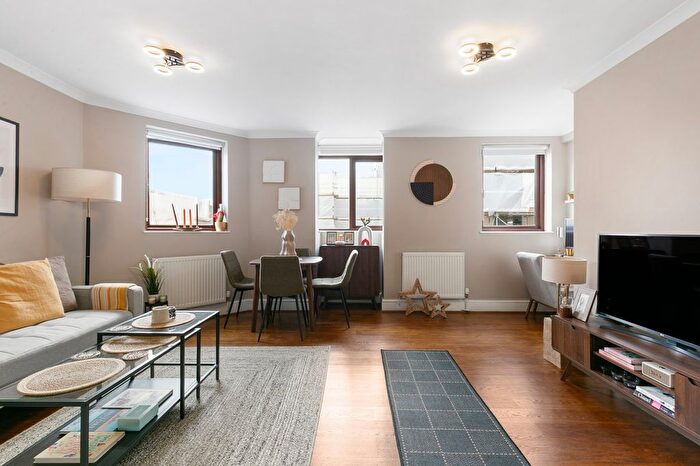 1 Bedroom Flat For Sale In Earls Court Road, Kensington, W8