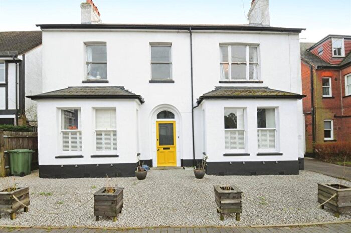 2 Bedroom Apartment For Sale In Lemsford Road, St. Albans, AL1