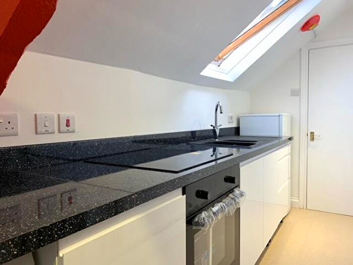 1 Bedroom Property To Rent In Newport Road, Roath, Cardiff, CF24