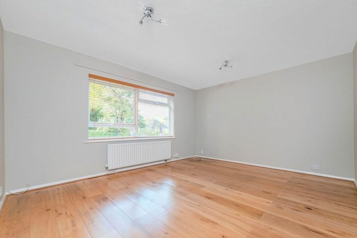 1 Bedroom Flat To Rent In Cumberland Road, Bromley, BR2
