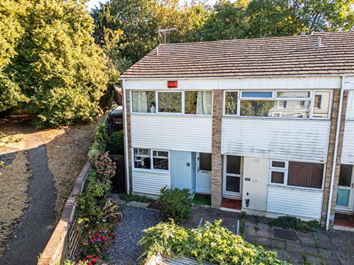 2 Bedroom End Of Terrace House For Sale In Clarence Place, Gravesend, Kent, DA12