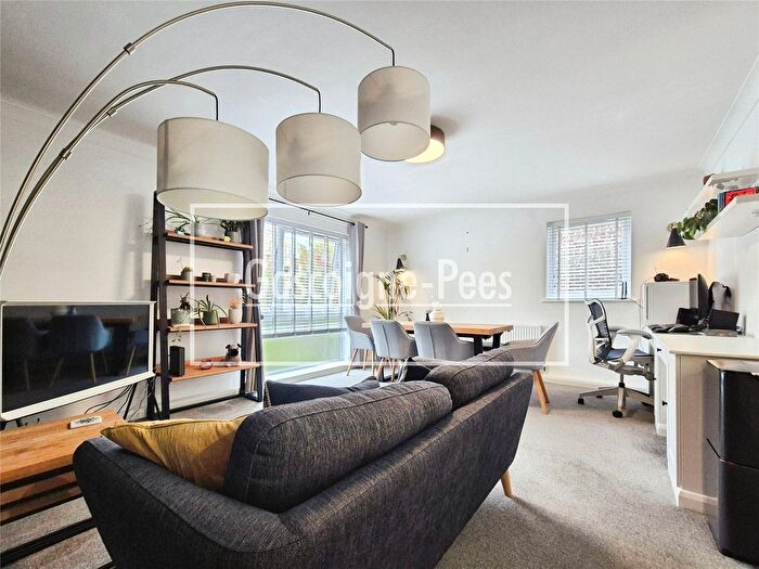 2 Bedroom Flat For Sale In Lambourn Grove, Kingston Upon Thames, Surrey, KT1