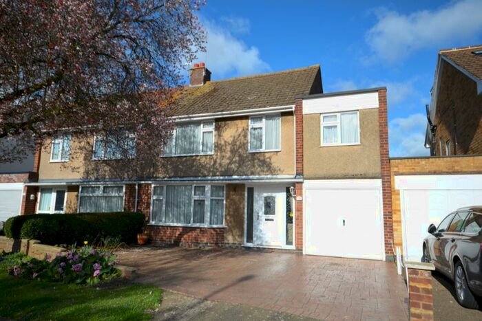 5 Bedroom Semi-Detached House To Rent In Cotswold Avenue, Duston, Northampton, NN5