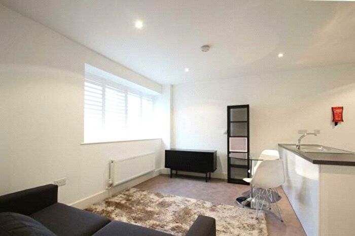 Studio To Rent In Blackburn Road, West Hampstead, NW6