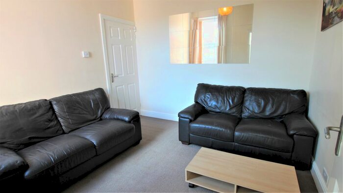 3 Bedroom Flat To Rent In Doncaster Road, Sandyford, Newcastle Upon Tyne, NE2