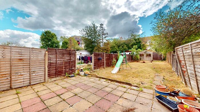 3 Bedroom Terraced House For Sale In Kings Avenue, Greenford, UB6