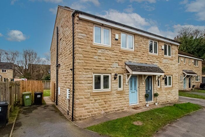 3 Bedroom Semi-Detached House To Rent In Perseverance Place, Holmfirth, HD9