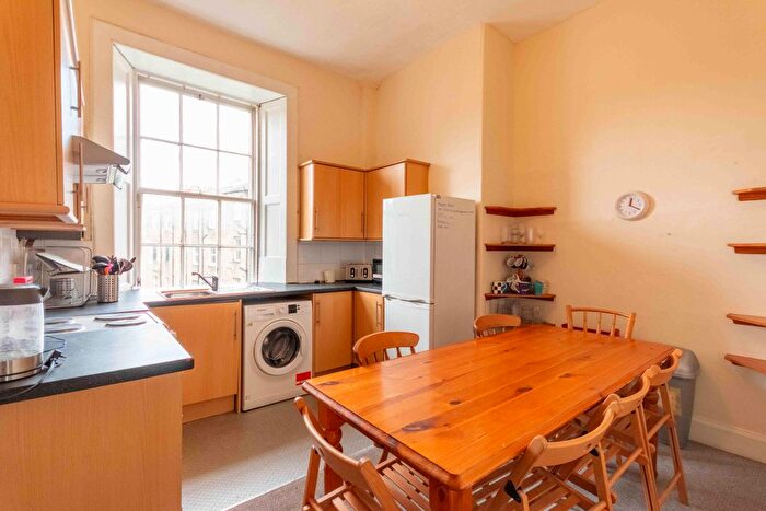 4 Bedroom Flat To Rent In Sciennes Road, Edinburgh, EH9