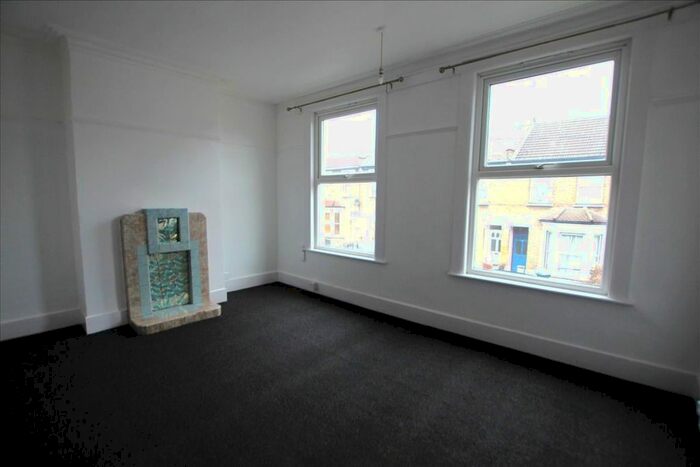 1 Bedroom Flat To Rent In Greyhound Road, Tottenham, London, N17