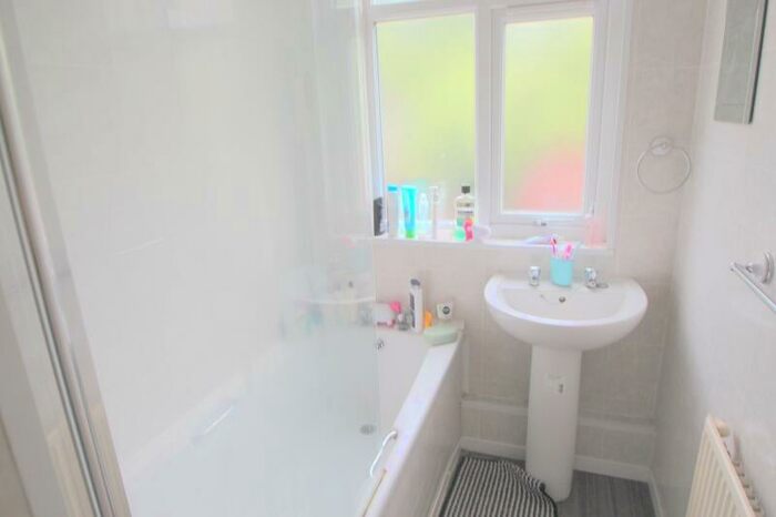 5 Bedroom Semi Detached House To Rent In The Turnways, Headingley, Leeds, LS6