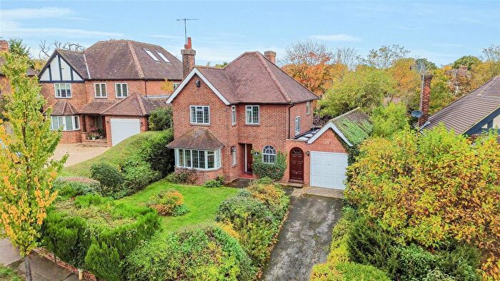 3 Bedroom Detached House For Sale In Sandy Close, Hertford, SG14