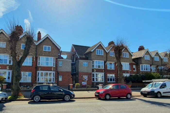 2 Bedroom Apartment To Rent In Clifton Road, - Clifton Road, Rugby, CV21