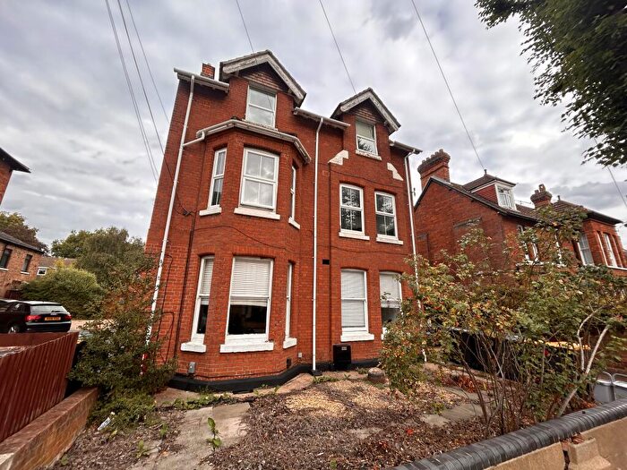 2 Bedroom Apartment To Rent In Chaucer Road, MK40