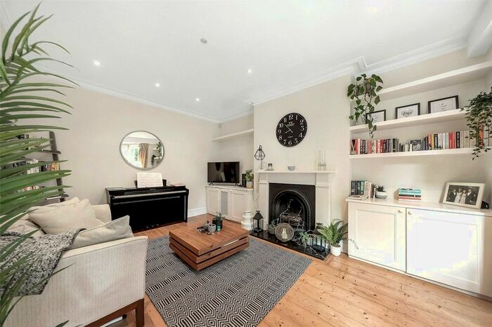 3 Bedroom Maisonette To Rent In Crookham Road, London, SW6