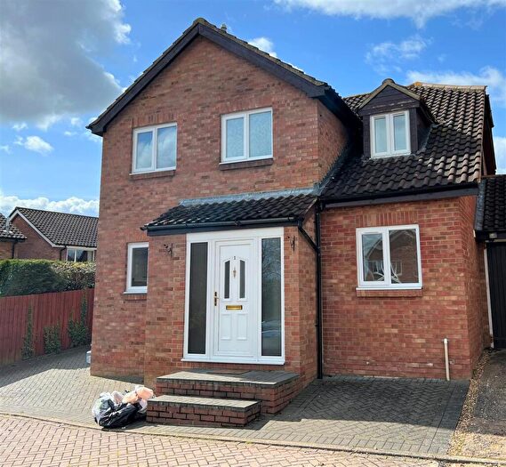 5 Bedroom House To Rent In Byward Close, Neath Hill, Milton Keynes, MK14
