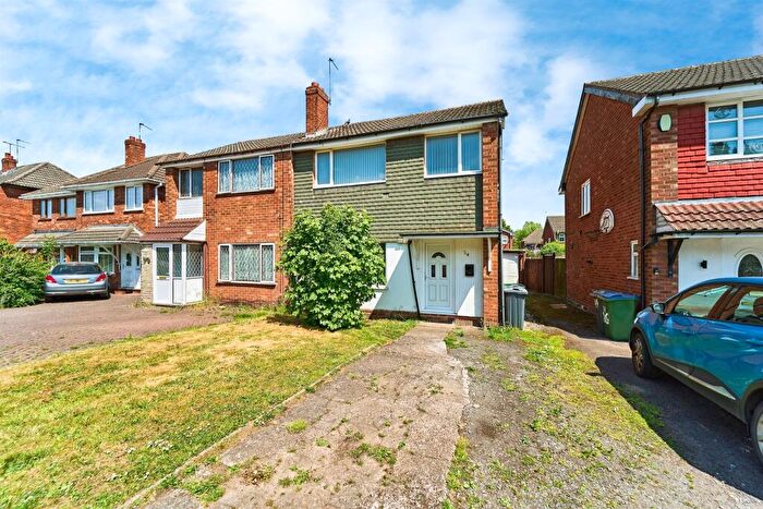 3 Bedroom Semi-Detached House For Sale In Manorford Avenue, West Bromwich, B71
