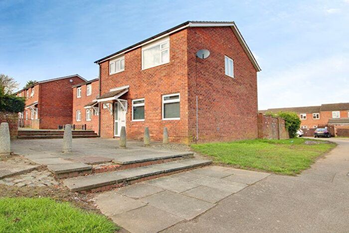 4 Bedroom End Of Terrace House For Sale In Countess Close, St. Neots, PE19