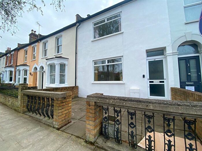4 Bedroom Terraced House To Rent In Raleigh Road, Richmond, TW9