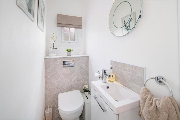 5 Bedroom Detached House For Sale In Coronation Avenue, Cowes, Isle Of Wight, PO31