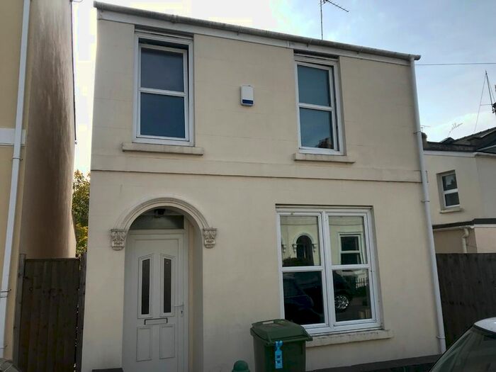 4 Bedroom Detached House To Rent In Marle Hill Road, Cheltenham, GL50