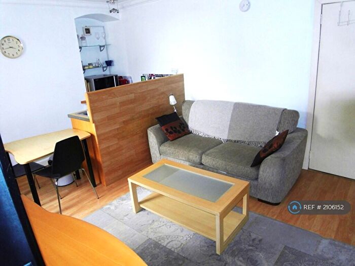 1 Bedroom Flat To Rent In Castlehill, Aberdeen, AB11