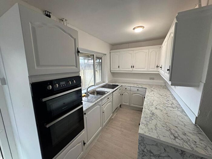 3 Bedroom Bungalow To Rent In Peacehaven, BN10