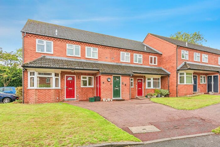 2 Bedroom Maisonette For Sale In Deeplow Close, Sutton Coldfield, B72