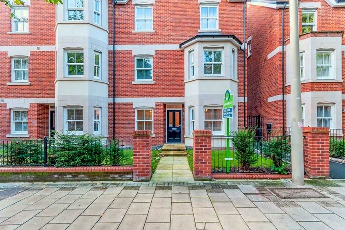 1 Bedroom Flat To Rent In Warwick Avenue, Bedford, Bedfordshire, MK40