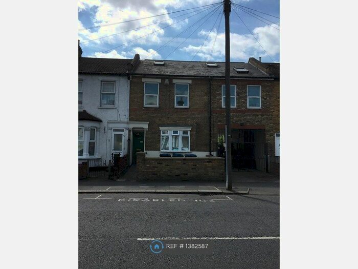 1 Bedroom Flat To Rent In Edmonton, London, N9