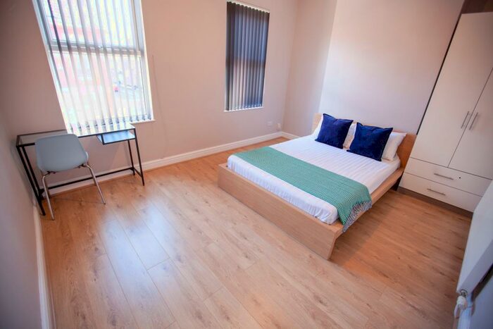 3 Bedroom Terraced House To Rent In Romer Road, L6