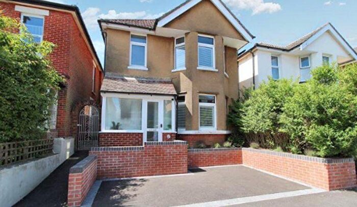 3 Bedroom Detached House For Sale In Frederica Road, Bournemouth, BH9