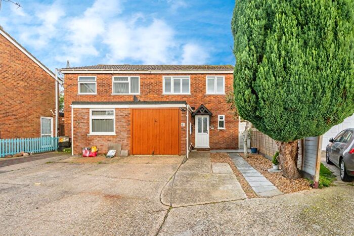 3 Bedroom Detached House For Sale In Addison Way, Bognor Regis, PO22