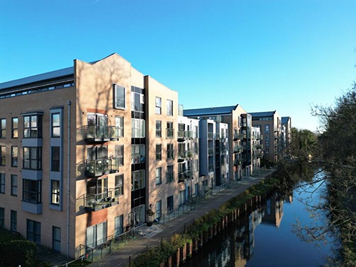 3 Bedroom Flat For Sale In Harrison House The Embankment, Nash Mills Wharf, Hemel Hempstead, Hertfordshire, HP3