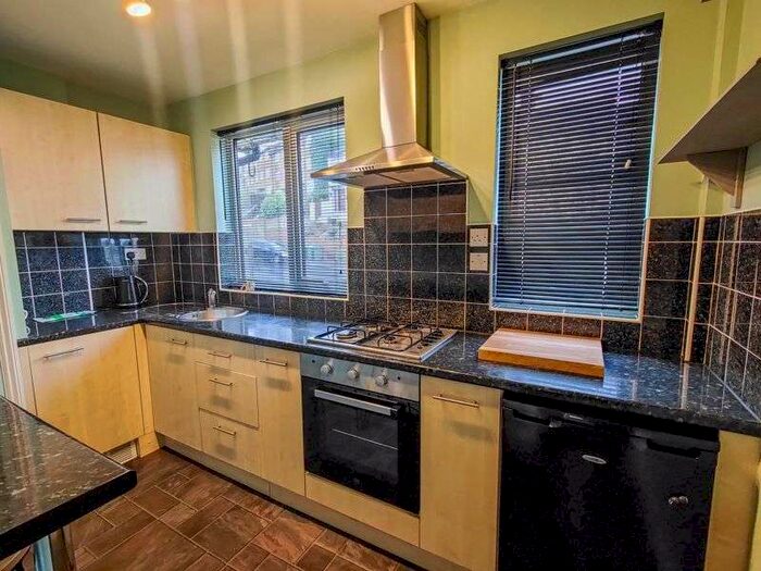 2 Bedroom Property To Rent In Ankerdine Crescent, Shooters Hill, London SE18