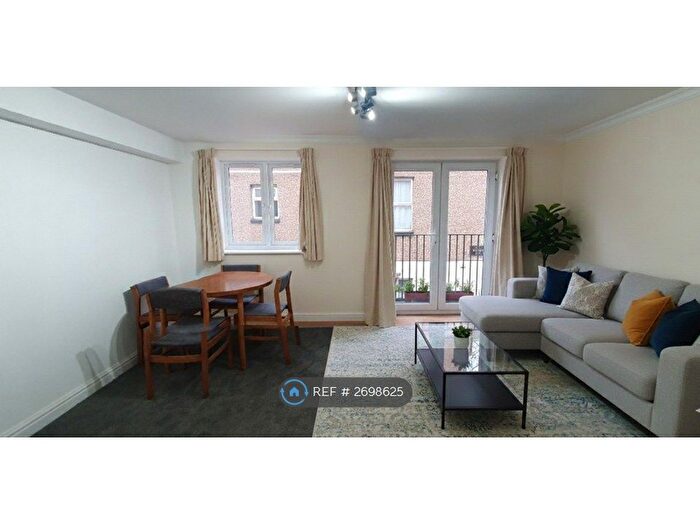 3 Bedroom Maisonette To Rent In Whitehall Apartments, Portsmouth, PO2