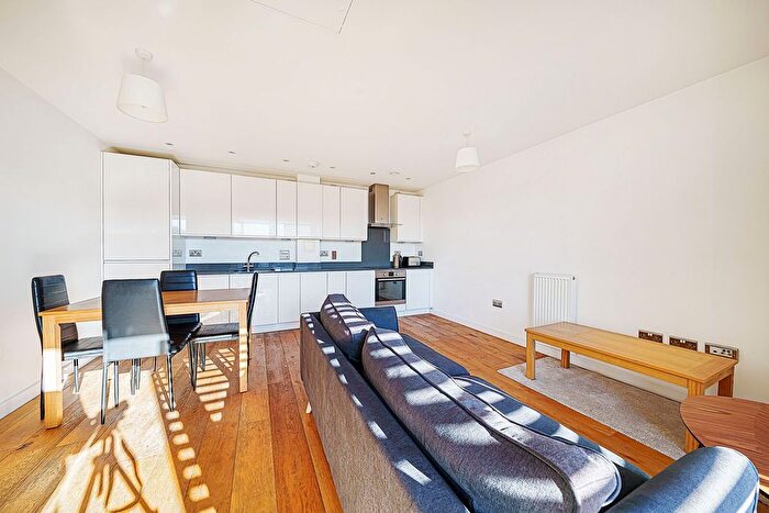 2 Bedroom Flat To Rent In Pelton Road, Greenwich, London, SE10