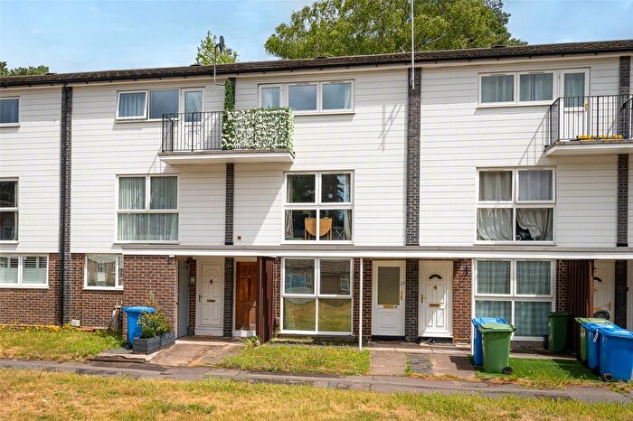 2 Bedroom Maisonette For Sale In Thornhill, Bracknell, Berkshire, RG12
