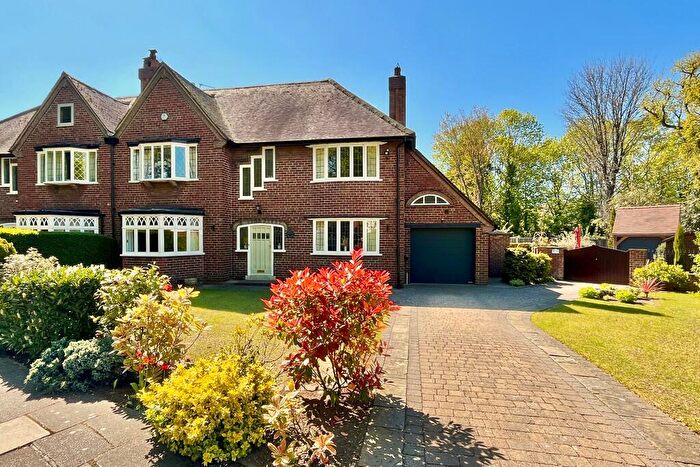 4 Bedroom Semi-Detached House For Sale In The Oval, Bessacarr, Doncaster, DN4