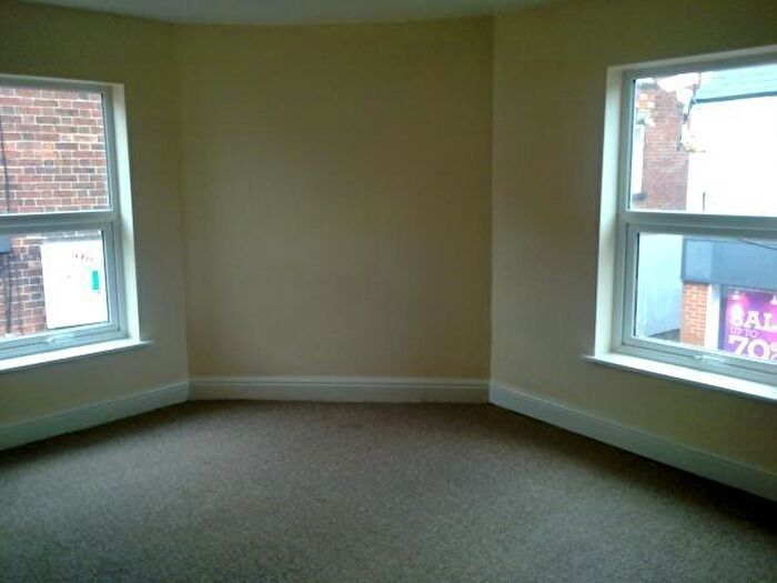 2 Bedroom Flat To Rent In Oxford Street, Ripley, Derbyshire, DE5