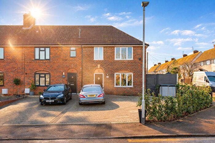 3 Bedroom Property For Sale In Station Road, Watton At Stone, Hertford, SG14