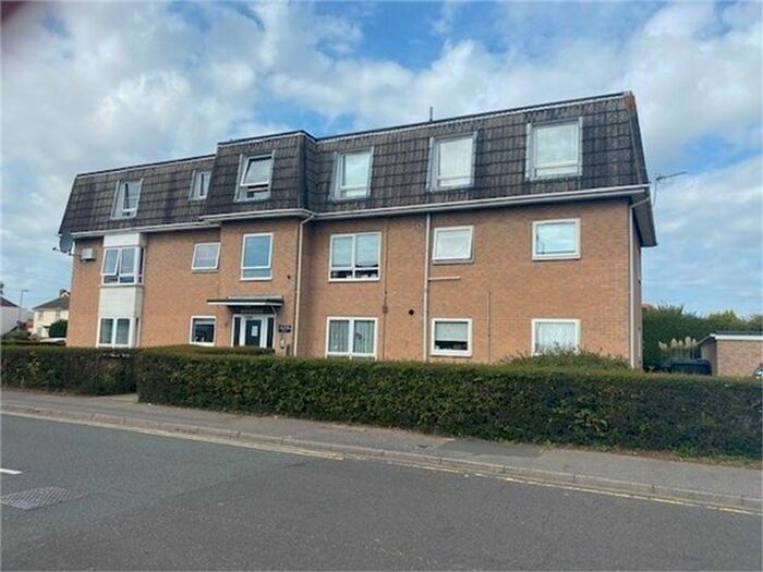 2 Bedroom Flat To Rent In Fairmile Road, Christchurch BH23
