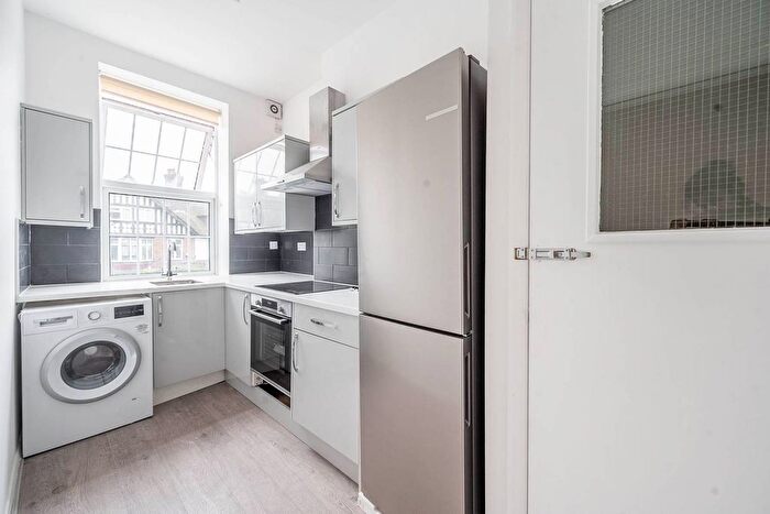 1 Bedroom Flat To Rent In Bridge Street, Pinner, HA5