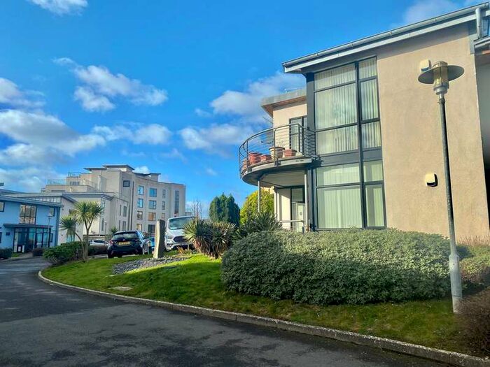 2 Bedroom Flat To Rent In Y Cerigos, Barry, CF62