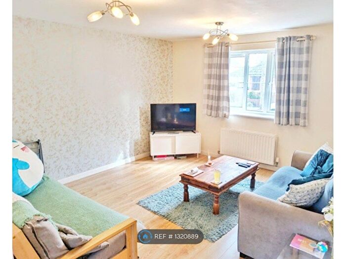 2 Bedroom Flat To Rent In Montreal Avenue, Bristol, BS7