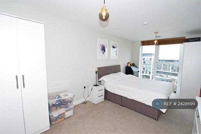 2 Bedroom Flat To Rent In Woden Street, Salford, M5