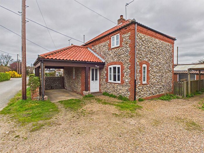 2 Bedroom Property For Sale In Old Turnpike Road, Roughton, Norwich, NR11