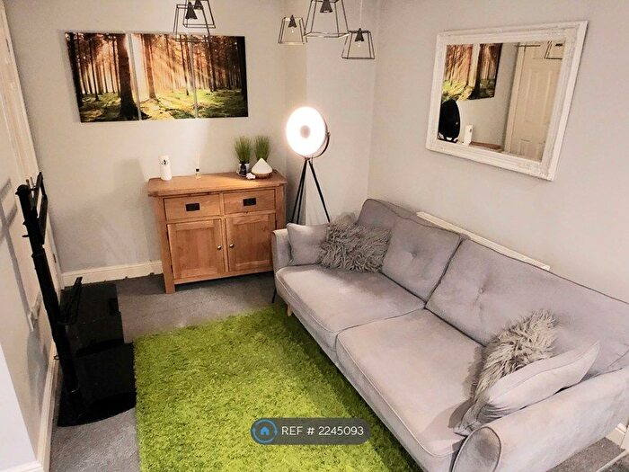 1 Bedroom Flat To Rent In High Street, Bromsgrove, B61